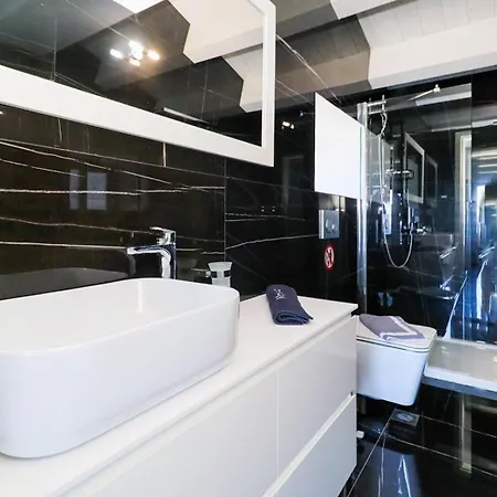 Willa Shanti Hanioti