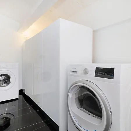 Willa Shanti Hanioti